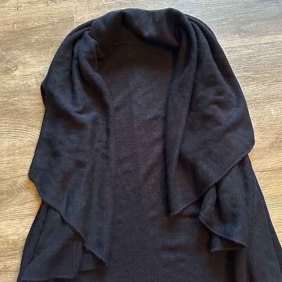 LOOK Black Shawl Vest NWT - Picture 2 of 11